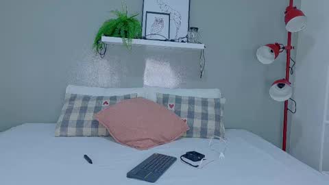 TAYLOR  online show from 11/19/25, 11:32