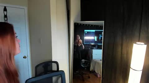 Snapshot of taylortait chatting on 03/07/25, 06:22 Taylor Tait online show from 03/07/25, 06:22