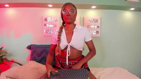 taylor online show from 12/03/25, 12:36