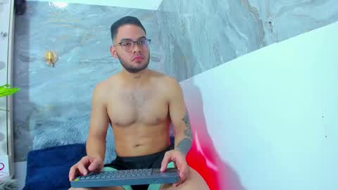 TAYLOR AND TAYLER online show from 01/15/26, 05:05