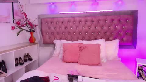 Sofia online show from 09/20/25, 01:01