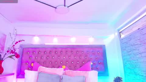 Sofia online show from 09/29/25, 12:43