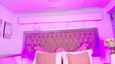 Sofia online show from 12/17/25, 12:11