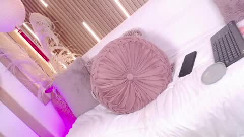 Snapshot of tayzon_foxxx chatting on 05/29/26, 09:29 Sofia online show from 05/29/26, 09:29