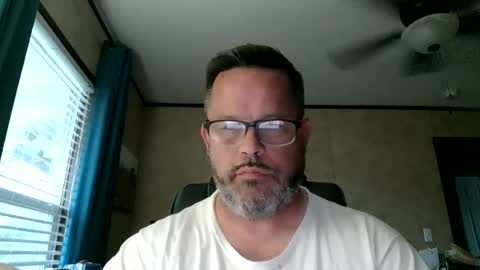 Snapshot of tdhawk87 chatting on 06/14/26, 01:14 tdhawk87 online show from 06/14/26, 01:14