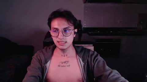 Snapshot of te0__0 chatting on 02/15/25, 05:09 Teo independent model online show from 02/15/25, 05:09