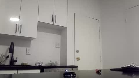 Snapshot of te3jani chatting on 12/17/25, 02:45 te3jani online show from 12/17/25, 02:45