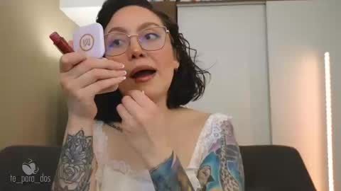 Snapshot of te_para_dos chatting on 09/12/25, 04:51 Leo and Luna online show from 09/12/25, 04:51