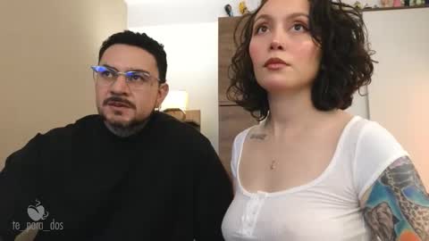 Snapshot of te_para_dos chatting on 09/19/25, 04:51 Leo and Luna online show from 09/19/25, 04:51