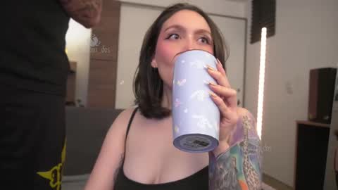 Snapshot of te_para_dos chatting on 12/20/25, 05:09 Leo and Luna online show from 12/20/25, 05:09