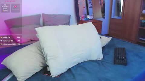 Mark online show from 01/12/26, 06:07