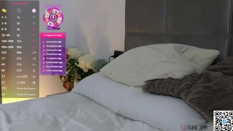 Snapshot of tease_me__ chatting on 06/05/26, 08:58 Em online show from 06/05/26, 08:58