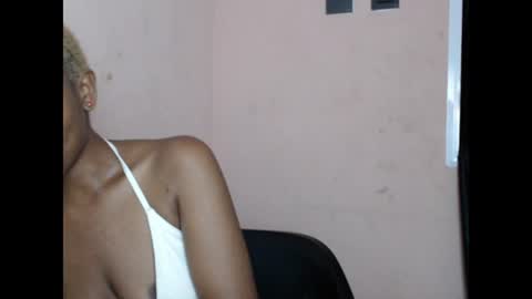 Snapshot of teasexkitty chatting on 06/11/26, 12:32 teasexkitty online show from 06/11/26, 12:32