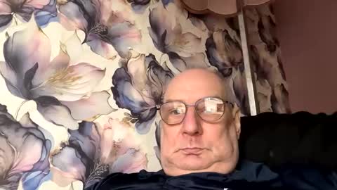 Mark online show from 11/04/25, 12:15