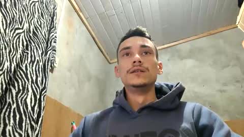 Snapshot of tecnicogatu chatting on 09/23/25, 02:03 tecnicogatu online show from 09/23/25, 02:03