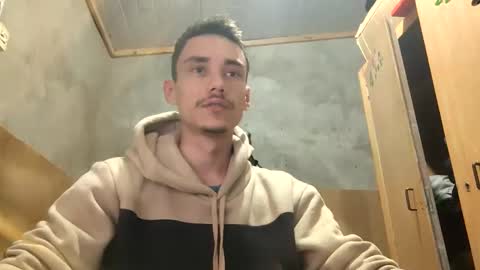 Snapshot of tecnicogatu chatting on 09/30/25, 04:50 tecnicogatu online show from 09/30/25, 04:50