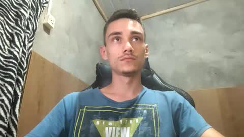 Snapshot of tecnicogatu chatting on 11/17/25, 04:51 tecnicogatu online show from 11/17/25, 04:51