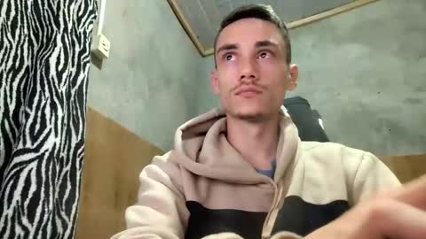 Snapshot of tecnicogatu chatting on 11/19/25, 04:45 tecnicogatu online show from 11/19/25, 04:45