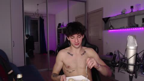 Snapshot of teddy_mode chatting on 12/07/24, 06:59 Teddy online show from 12/07/24, 06:59