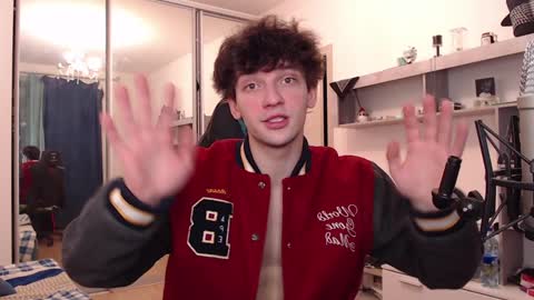 Snapshot of teddy_mode chatting on 12/08/24, 06:39 Teddy online show from 12/08/24, 06:39