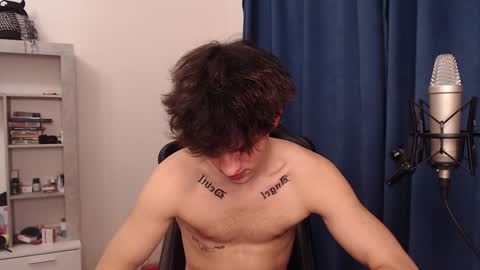 Snapshot of teddy_mode chatting on 12/17/24, 09:05 Teddy online show from 12/17/24, 09:05