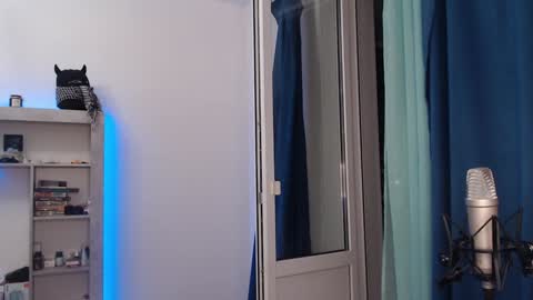 Snapshot of teddy_mode chatting on 12/18/24, 06:57 Teddy online show from 12/18/24, 06:57