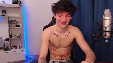 Snapshot of teddy_mode chatting on 12/19/24, 02:02 Teddy online show from 12/19/24, 02:02