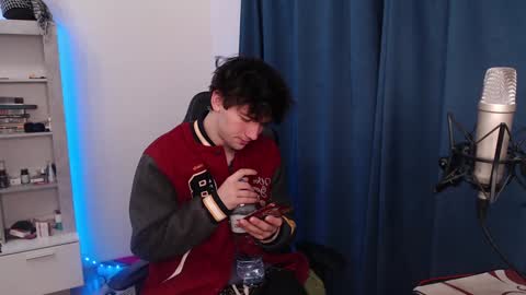 Snapshot of teddy_mode chatting on 12/20/24, 06:56 Teddy online show from 12/20/24, 06:56