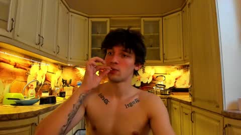 Snapshot of teddy_mode chatting on 01/15/25, 10:38 Teddy online show from 01/15/25, 10:38