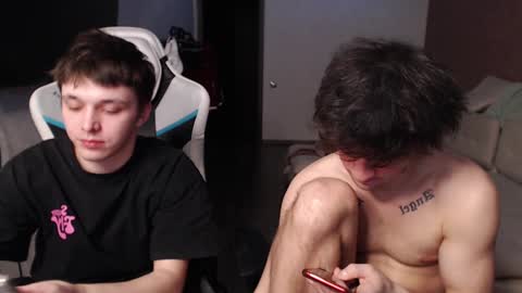 Snapshot of teddy_mode chatting on 01/25/25, 06:35 Teddy online show from 01/25/25, 06:35