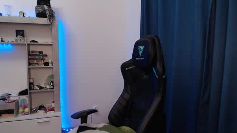 Snapshot of teddy_mode chatting on 02/06/25, 07:13 Teddy online show from 02/06/25, 07:13