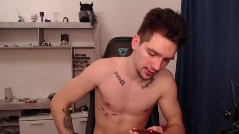 Snapshot of teddy_mode chatting on 02/12/25, 06:19 Teddy online show from 02/12/25, 06:19