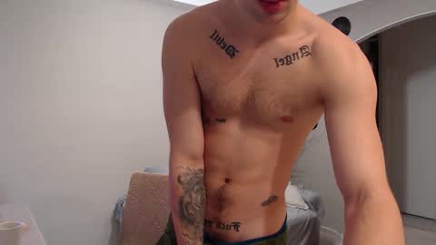 Snapshot of teddy_mode chatting on 10/28/25, 08:40 Teddy online show from 10/28/25, 08:40