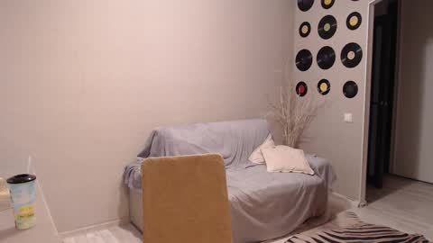 Snapshot of teddy_mode chatting on 10/29/25, 06:48 Teddy online show from 10/29/25, 06:48