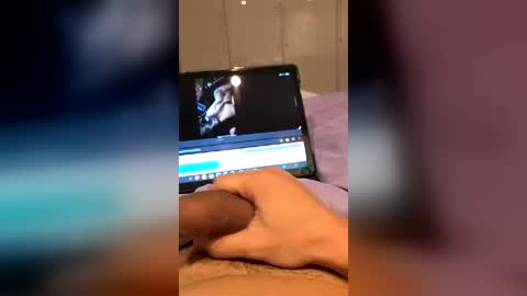 Snapshot of teddysalida chatting on 07/12/26, 06:37 Mia And Teddy online show from 07/12/26, 06:37