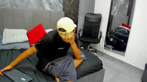 Tedy online show from 04/18/26, 01:59