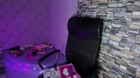 Tayloor online show from 02/08/25, 03:19