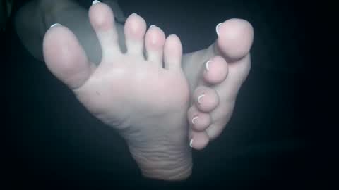 Viv West online show from 10/21/25, 03:51