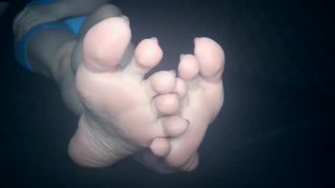 Viv West online show from 11/13/25, 04:33