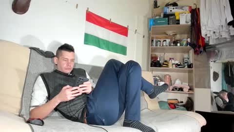 Virg Lszl online show from 01/18/26, 04:44