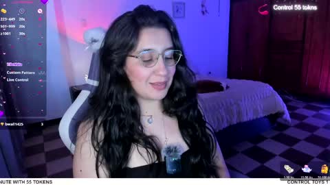 Snapshot of tellme_maddie chatting on 05/27/26, 09:12 Maddie online show from 05/27/26, 09:12
