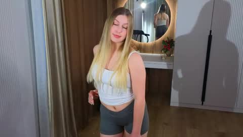 Sara online show from 04/16/26, 02:12