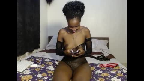 tempting_vibe online show from 04/14/26, 04:02