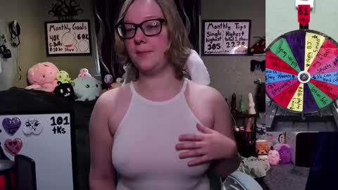 Pixie and Tentacle Overlord online show from 02/12/25, 07:24