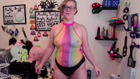 Pixie and Tentacle Overlord online show from 09/19/25, 10:21