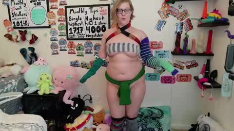 Pixie and Tentacle Overlord online show from 01/14/26, 07:19