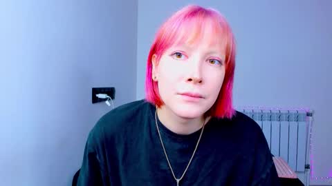 Snapshot of tenebrise chatting on 10/10/25, 03:49 Kira online show from 10/10/25, 03:49