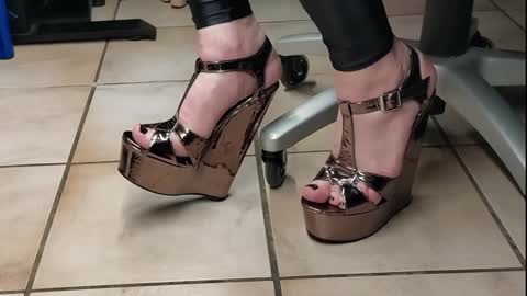 teninchheels online show from 12/05/24, 07:28