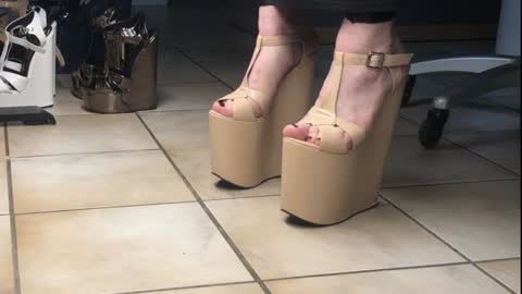 teninchheels online show from 12/10/24, 02:06