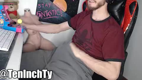 Snapshot of teninchty chatting on 01/16/26, 04:16 Ty online show from 01/16/26, 04:16